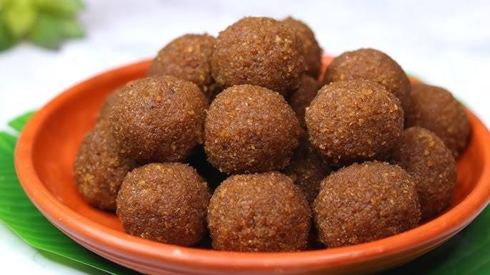 Naru Pack of 6 Bengali Sweet Laddu made with Coconut Gur Laddoo Indian Mithaai for Puja