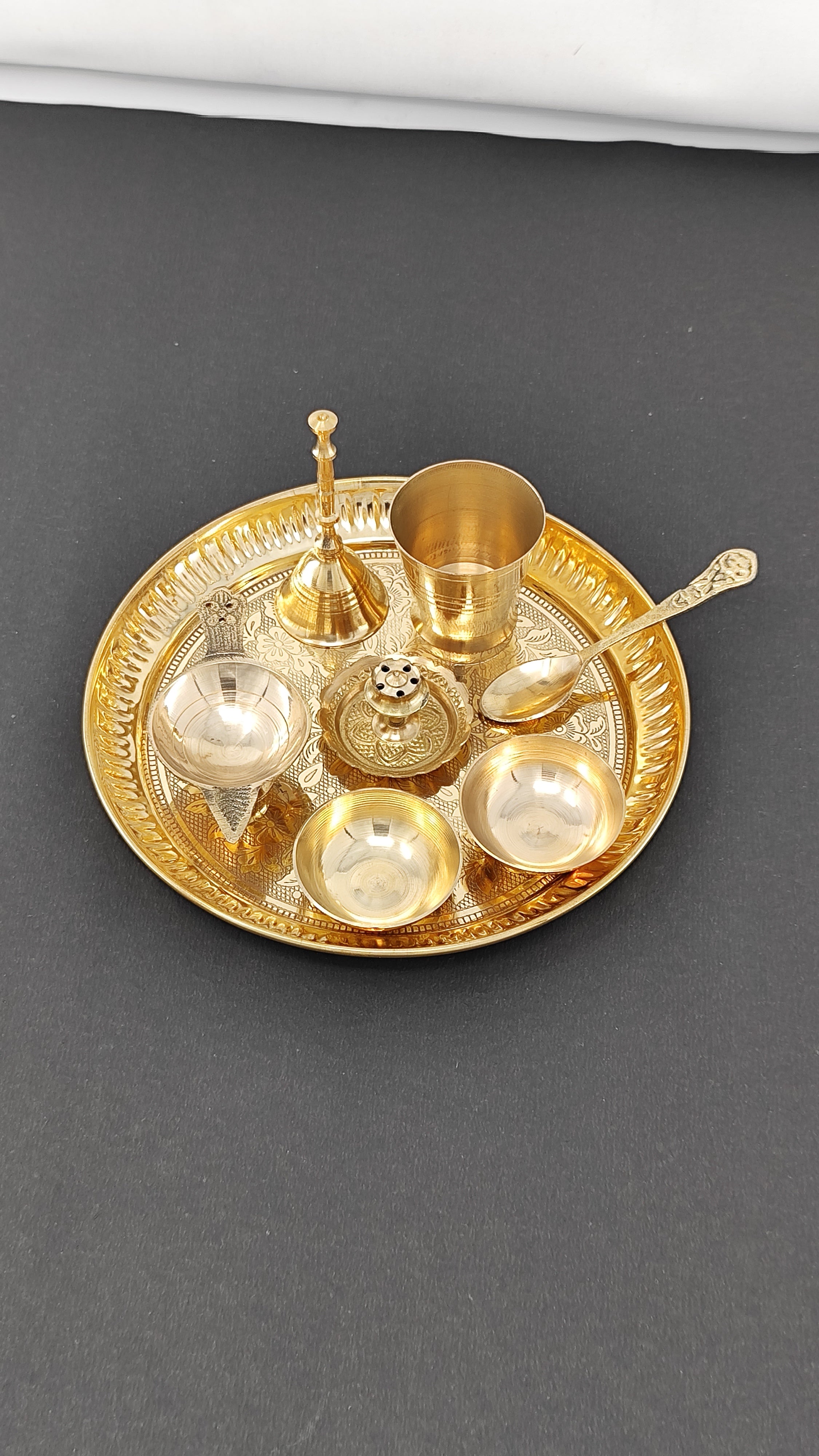 BENGALEN Brass Pooja Thali Set 7 Inch with Pital Puja Plate Kalash Bowl Spoon Dhup Dan Palli Ghanti Kuber Diya Chandan Wati Arti Thali for Diwali Home Office Mandir Wedding Return Gift Items